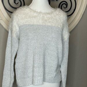 Vince Camuto sweater. XS. Top quarter is feathery. GUC.
